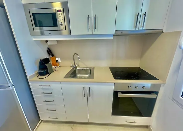 With Views Of דירה *